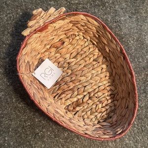 ⭐️3/$25⭐️ NWT Strawberry RGI Home Basket